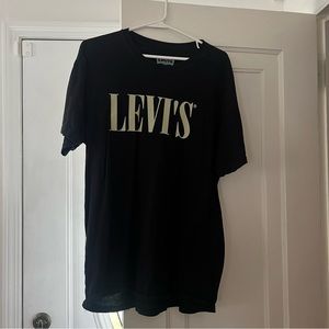 Black Levi’s T-Shirt